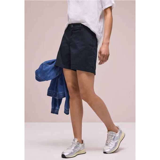 Mid Waist chino shorts in een casual pasvorm