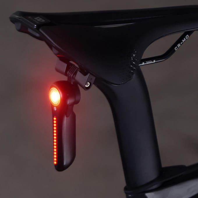 Slimme fiets achterlicht nachtelijk rijden remsensor fiets achterlichten USB oplaadbaar IPX6 zwart