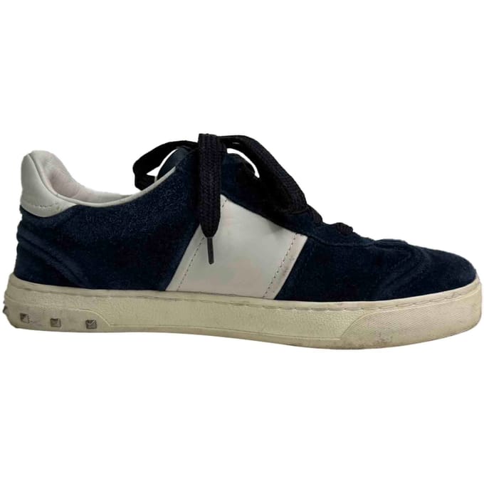 Valentino Garavani Flycrew lage sneakers in marineblauw suède