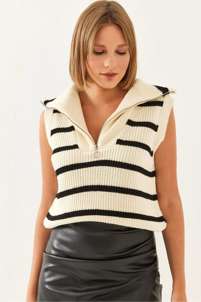 Gestreepte gebreide sweatervest met ritskraag