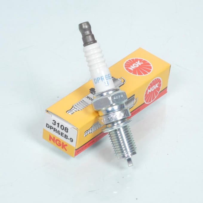 Bougie d'allumage NGK pour Auto DPR6EB-9 / 3108 Neuf