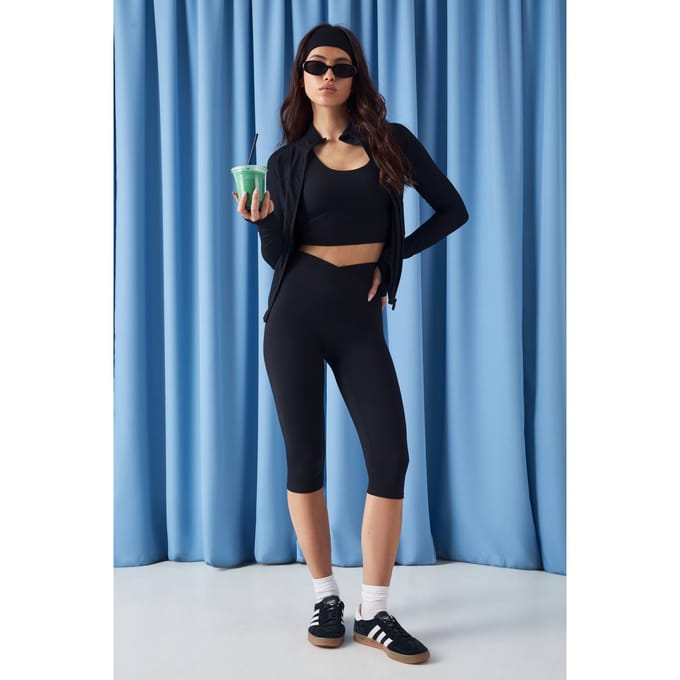 Dames DSGN Studio Ultra Sculpt Wrap Taille Capri Legging | Zwart | Maat: 2XL