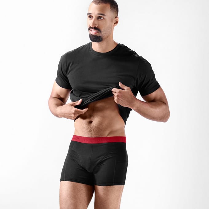 FlexFeel | Zwarte katoenen boxershort met rode tailleband