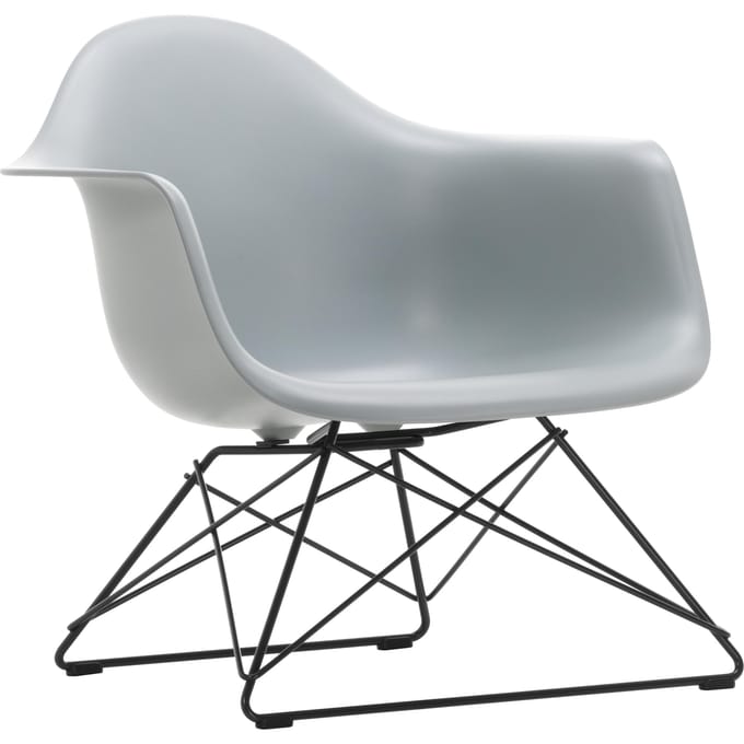Vitra Eames Plastic Armchair LAR - lichtgrijs RE - basic dark gepoedercoat