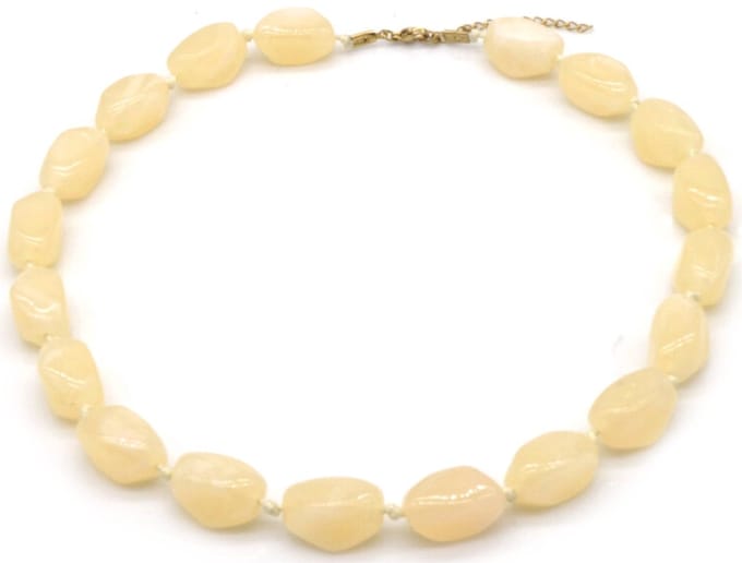 Ketting met acryl kralen - beige - 47-55 cm - dames - elegant design