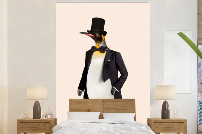 Behang - Fotobehang Pinguïn - Dier - Hoed - Colbert - Zwart - Breedte 145 cm x hoogte 220 cm