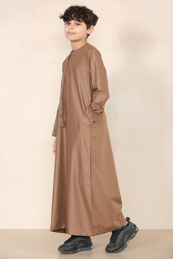 Bruine Thobe voor jongens, Emirati Jubba, islamitische kleding, kaftan, Eid-kwastjes