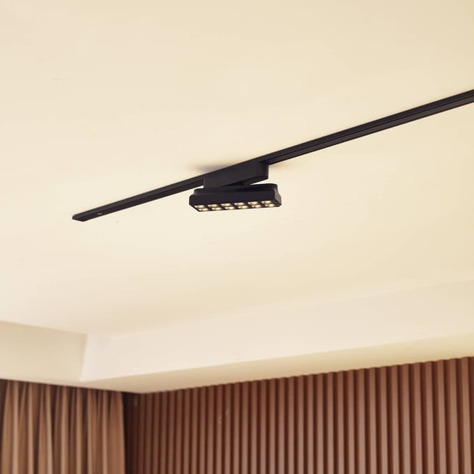 Lindby LED-strip 48 V Lumaro, zwart, 12 punten, dimbaar
