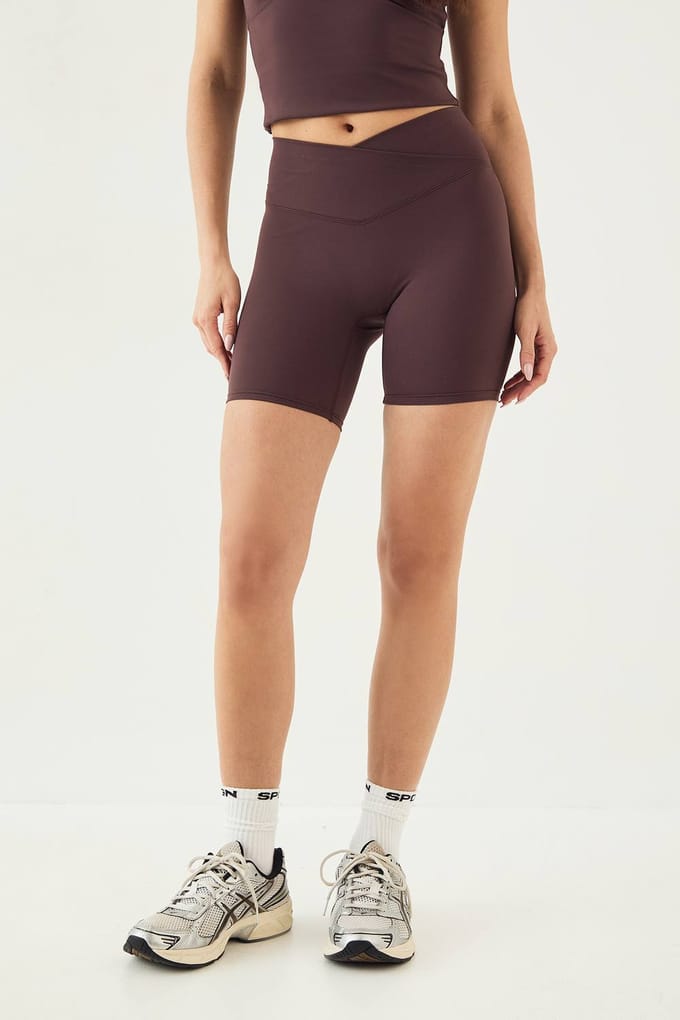 Dames Dsgn Studio Ultra Sculpt Wikkel Taille Fietsshort | Chocoladebruin | Maat: Medium