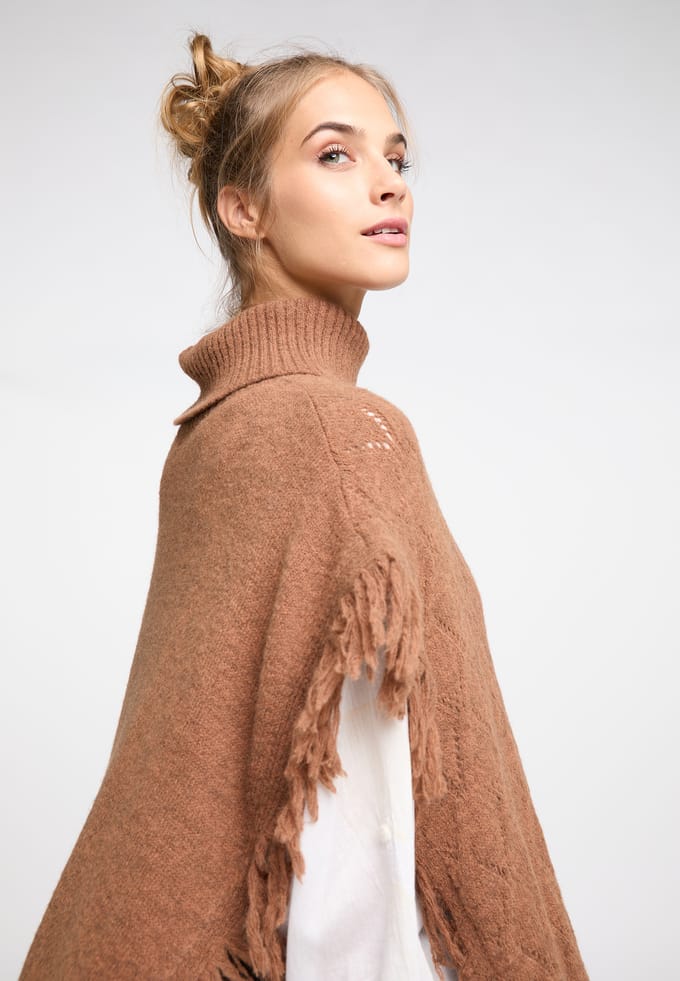 IZIA gebreide poncho gaya