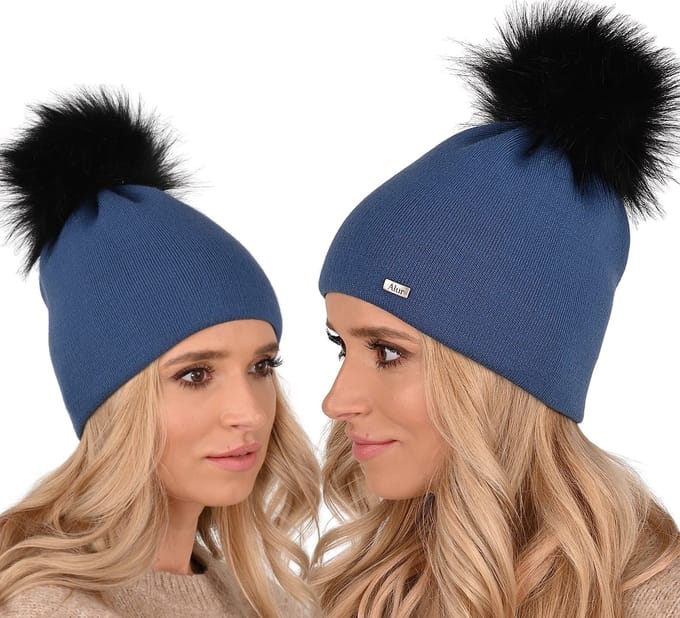 Alur - Wintermuts - Grote Pompon - Jeansblauw - Warm en Modieus