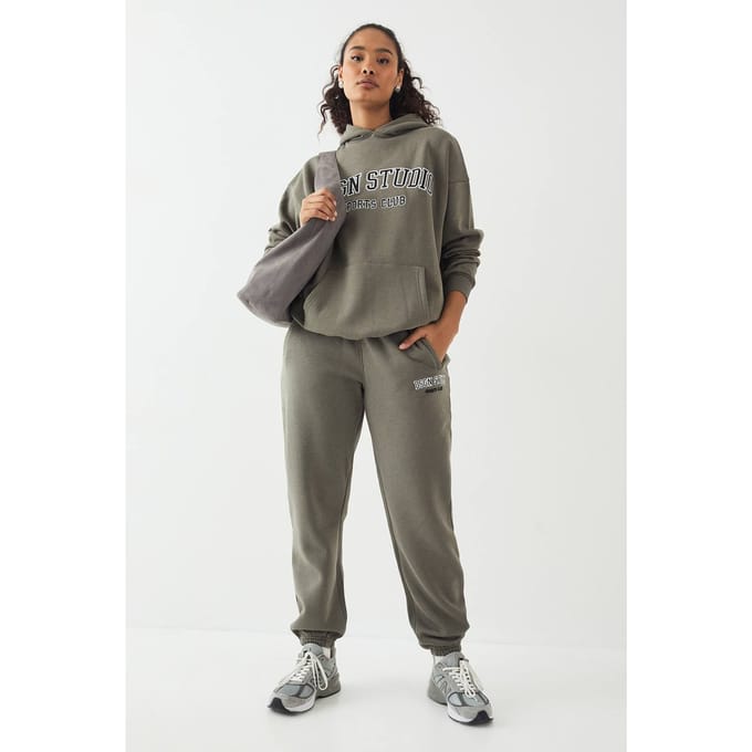 Dames DSGN Studio Applique Oversized Cuffed Jogger | Kaki | Maat: Medium