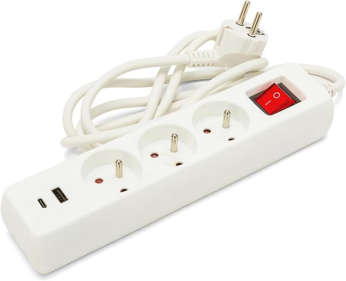 Frans stopcontact met 3 uitgangen en 2 USB-aansluitingen, 1,5 m kabel