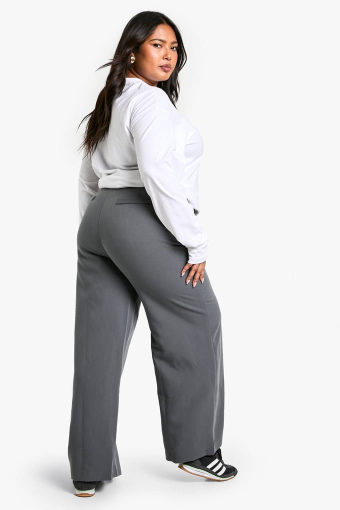 Dames BOOHOO BASICS PLUS BREDE BEEN GETAILLEERDE BROEK | Houtskool | Maat: 56