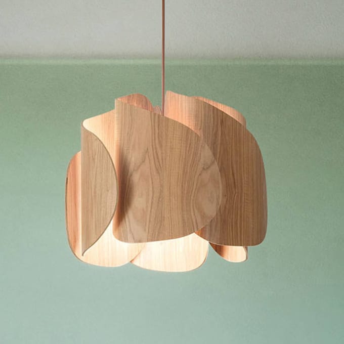Fabas Luce Hanglamp Pevero van essenhout, gebogen vorm