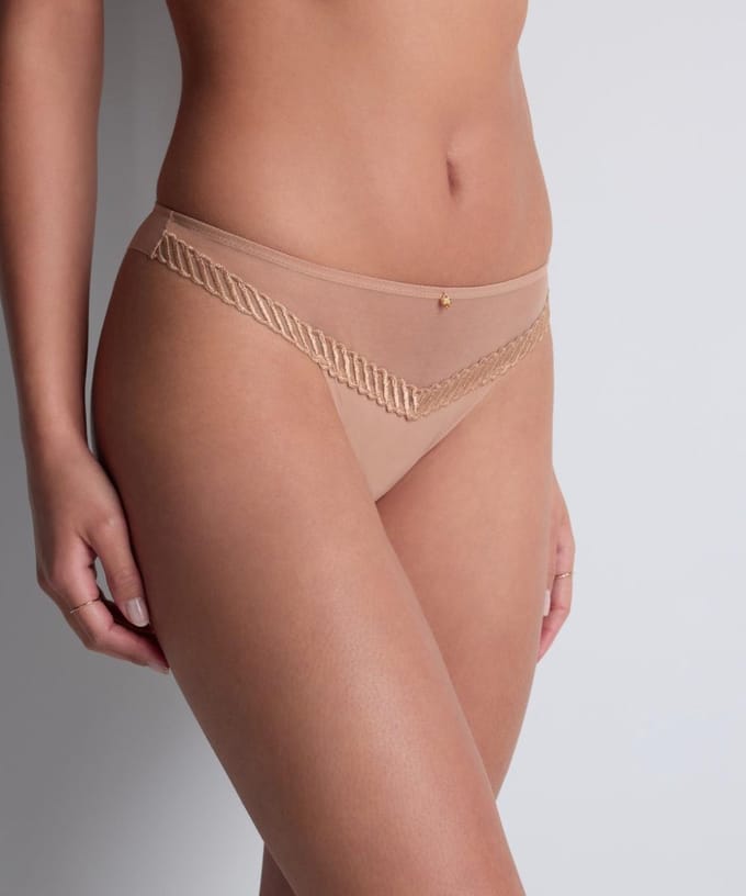 Aubade Sheer Emotion String 4M26 Sand - maat 44