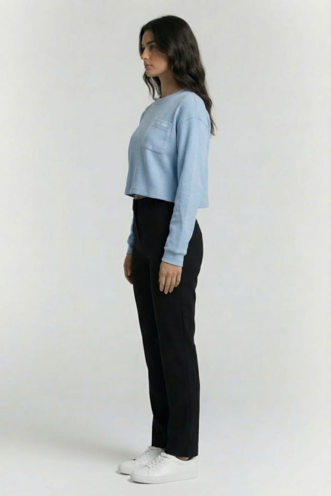 Kort pyjamabovendeel met logostitching