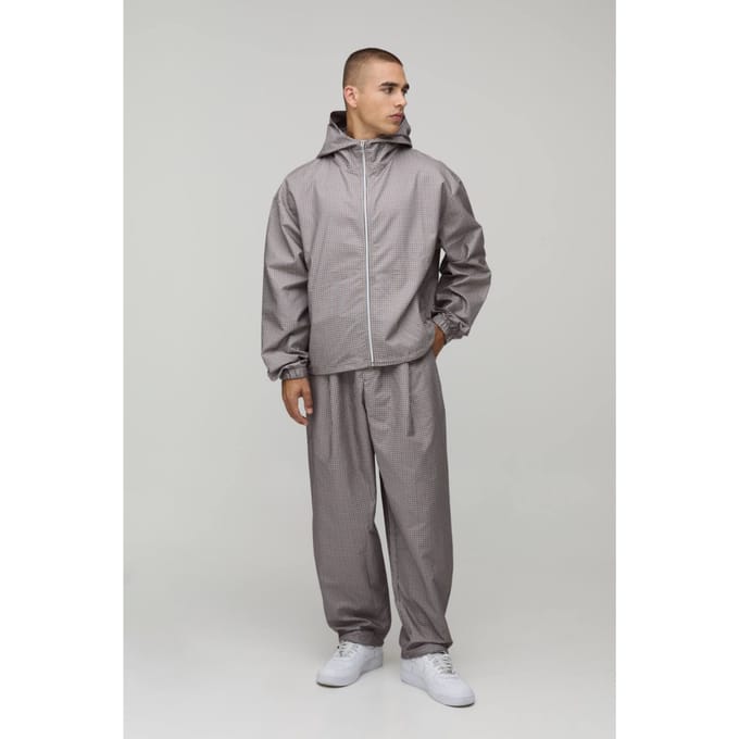 Regular Fit Nylon Geruite Trainingspak Met Rits En Col | Stone | Size Small