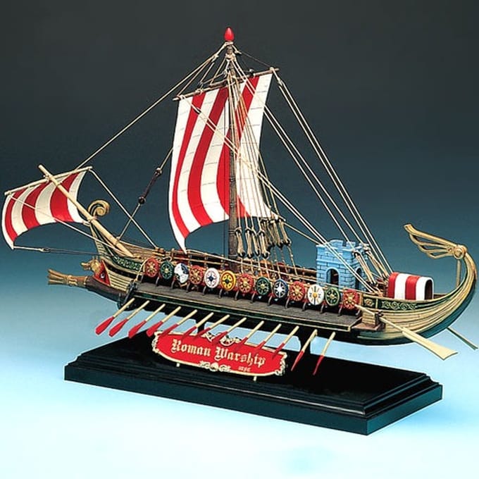 Academy Modelbouwpakket Schepen - 14207 Romeins oorlogsschip v.Chr. 50 - Zeilschip Plastic - 1:72 - Modelbouw