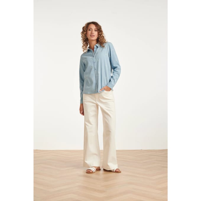 Smashed Lemon Lichtblauwe blouse met geborduurde sterren en hartjes |