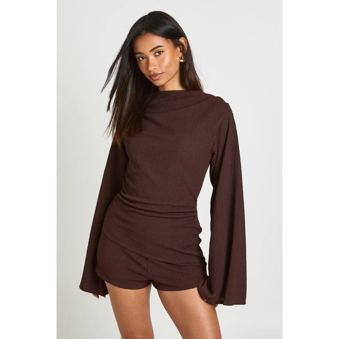 boohoo Dames Gestructureerde Playsuit Met Slash Hals En Getailleerde Taille | Chocoladebruin | Maat: 42
