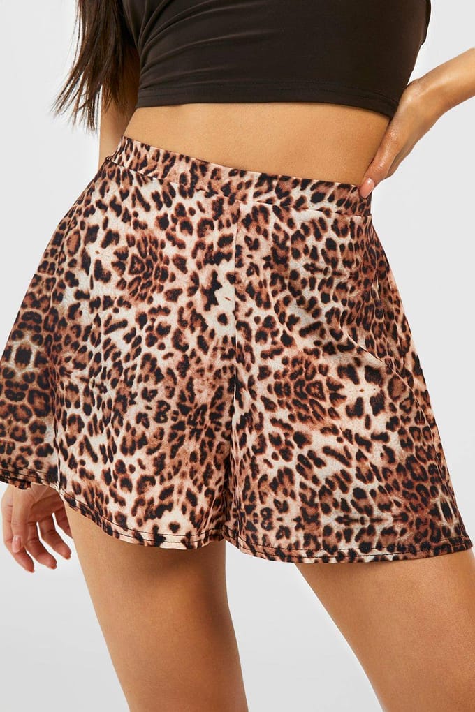 boohoo Dames Leopard Flippy Shorts | Bruin | Maat: 34
