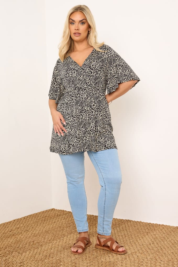 Yours Wikkeltop Met Bloem En Bladerprint In Zwart Size 48