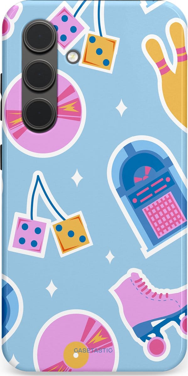Casetastic hoesje geschikt voor Samsung Galaxy S24 - Dubbellaagse bescherming - Flashback vibes - Fashion Case - Lichtblauw Lavendel Wit