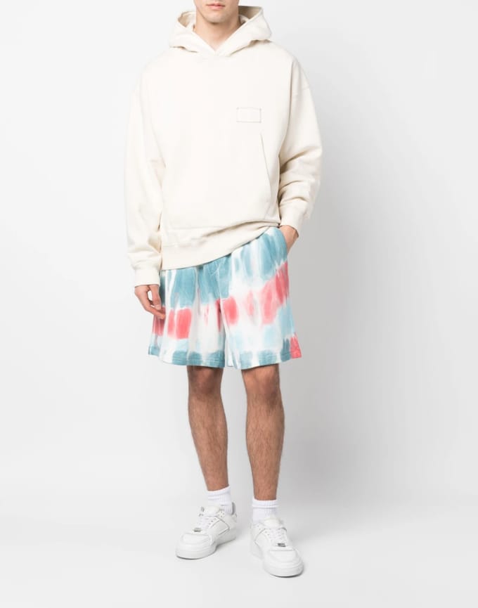 Tie-dye distressed relaxte shorts