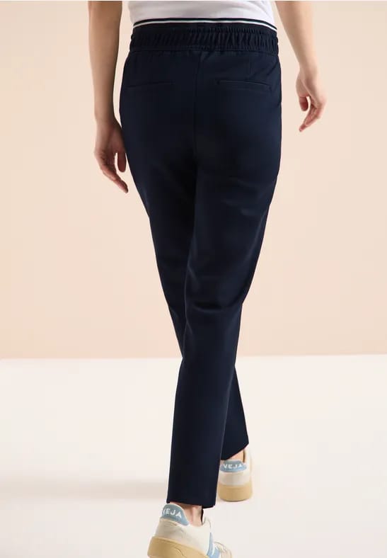 Mid Waist Slim Legs broek in casual fit