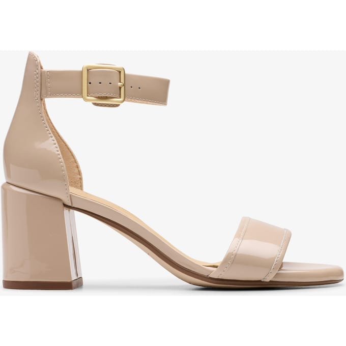 Ezoria Mae Patent Sandalen in Sandkleur