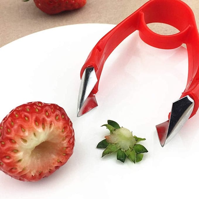 Cuhostki-2-Rood-Staal-AardbeiOntkroner-AardbeiOntkroner-Rood-OneSize-FruitVoorbereiding