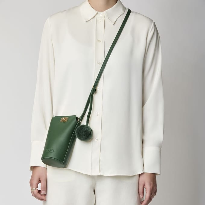 Sheepskin House - Adina Telefoontas - Schapenleer