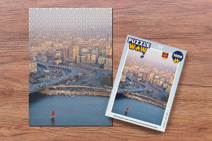Puzzel Rode zeilboot vaart over de Nijl in de Egyptische stad Caïro - Legpuzzel - Puzzel 1000 stukjes volwassenen