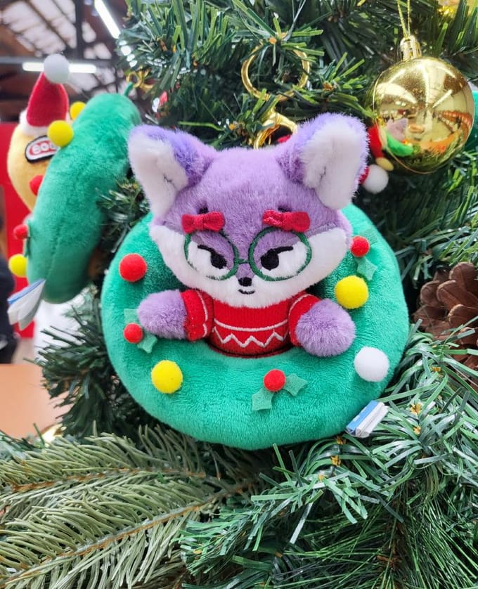 SEVENTEEN ‘HOLIDAY with MINITEEN’ Pop-Up Officiële Merchandise 03) Plush Keyring [FOXDUNGEE] white