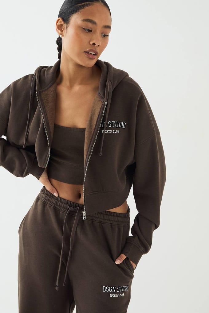 Dames DSGN Studio Applique 3-delige Tracksuit | Espresso | Maat: XS