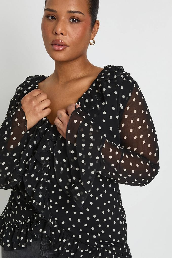 boohoo Dames Plus Chiffon Zebra Ruffle Top | Zwart | Maat: 46