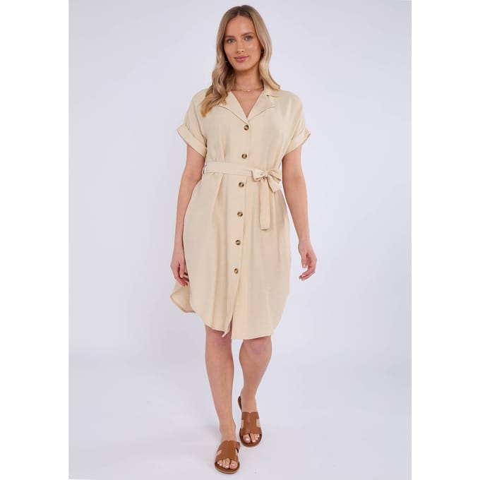 Oversized viscose overhemdjurk met ceintuur in beige
