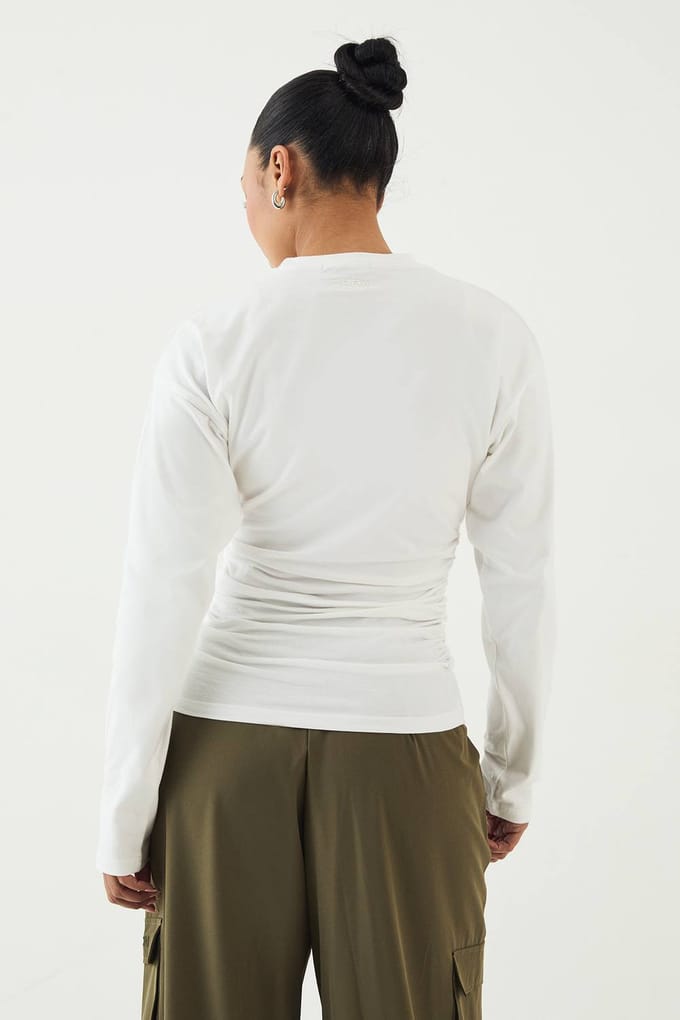 Dames DSGN Studio Top met Gerimpelde Zijkant en Lange Mouwen | Wit | Maat: Small