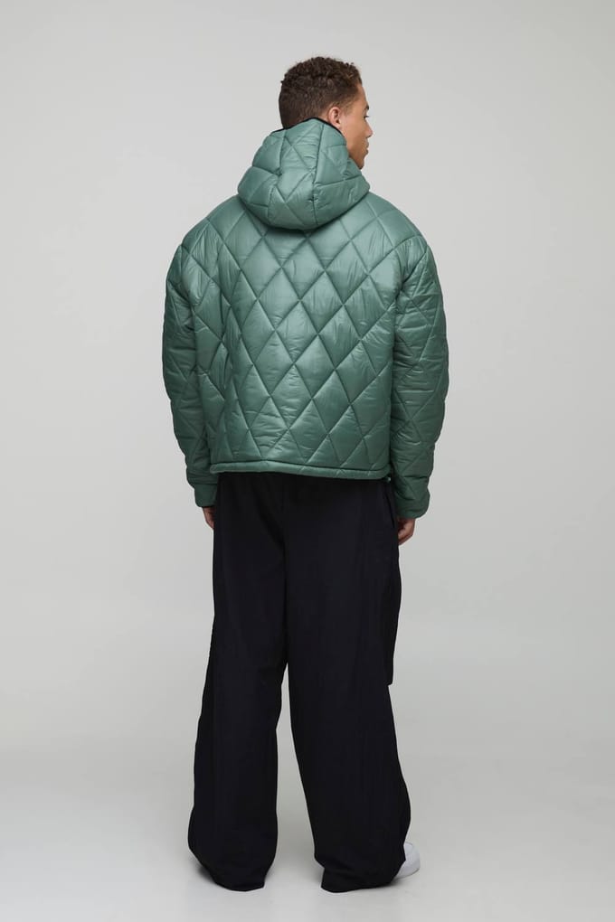 Hoge oversized boxy hoogglanzende gewatteerde capuchon funnel puffer jas | Khaki | Size Medium