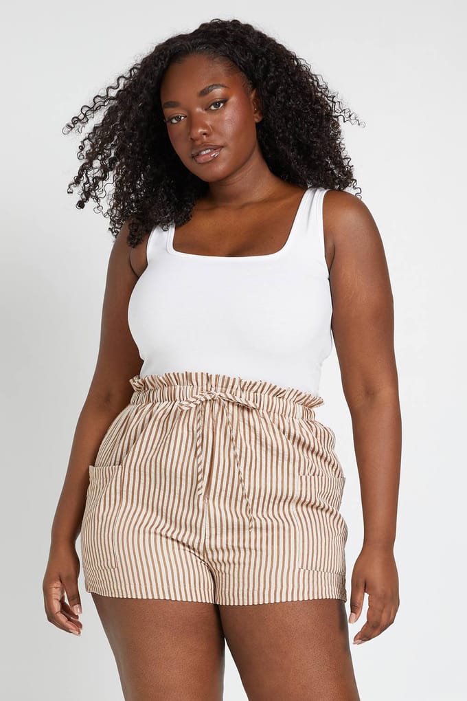 boohoo Dames Plus Gestreepte Geweven Short Met Elastische Taille En Wijde Pijpen | Bruin | Maat: 48