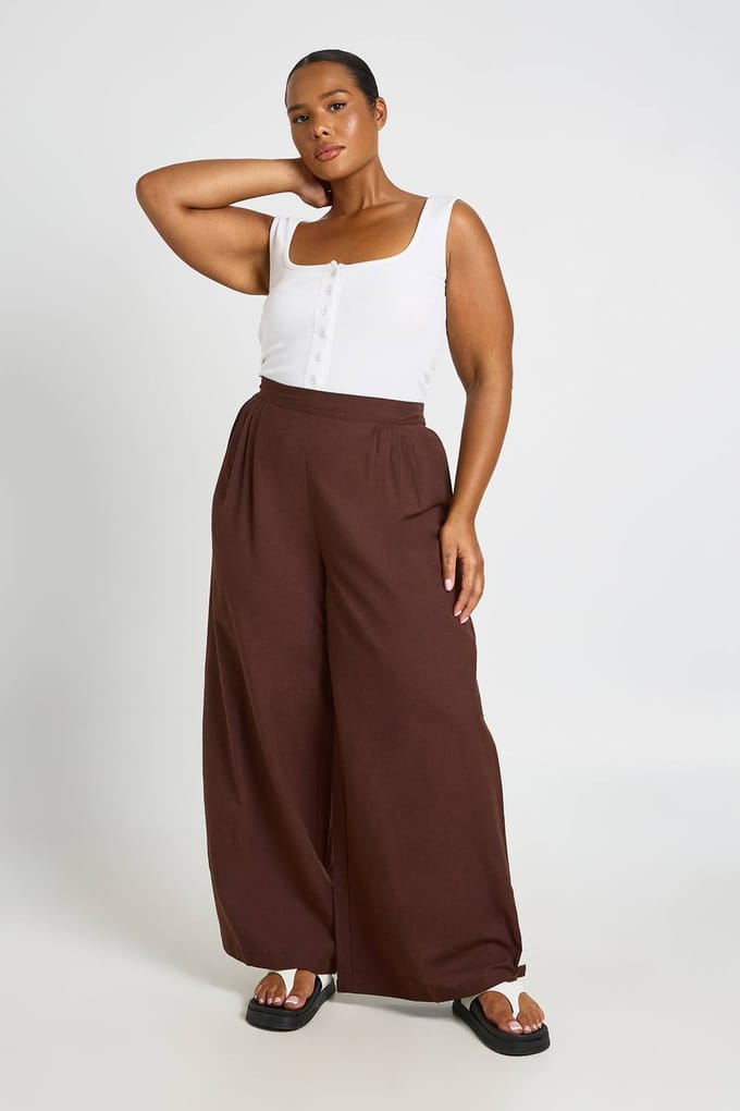 boohoo Dames Plus Linnen-look Plisse Wijde Pijpenbroek | Chocoladebruin | Maat: 48