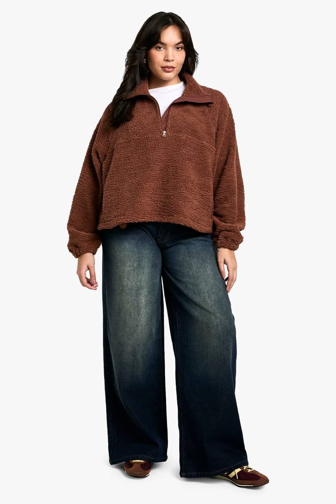 boohoo Dames PLUS HALF ZIP ZijZAK OVERSIZED BORG SWEATSHIRT | Chocolate | Maat: 20