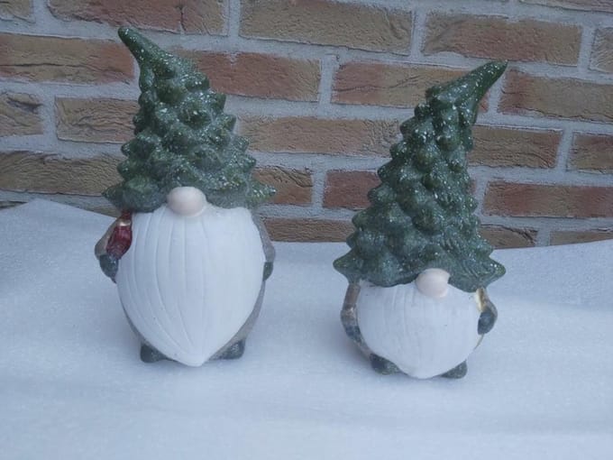 Kerst Gnomes Set van 2 – Tomte Kabouters met Kerstboom Muts – Terracotta Kerstdecoratie – H19 cm – Sfeervolle Winterse Kerstversiering