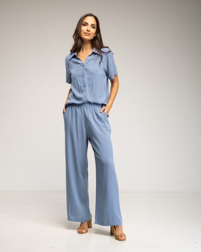 Set van overhemd con korte mouwen en elastische broek met zakken