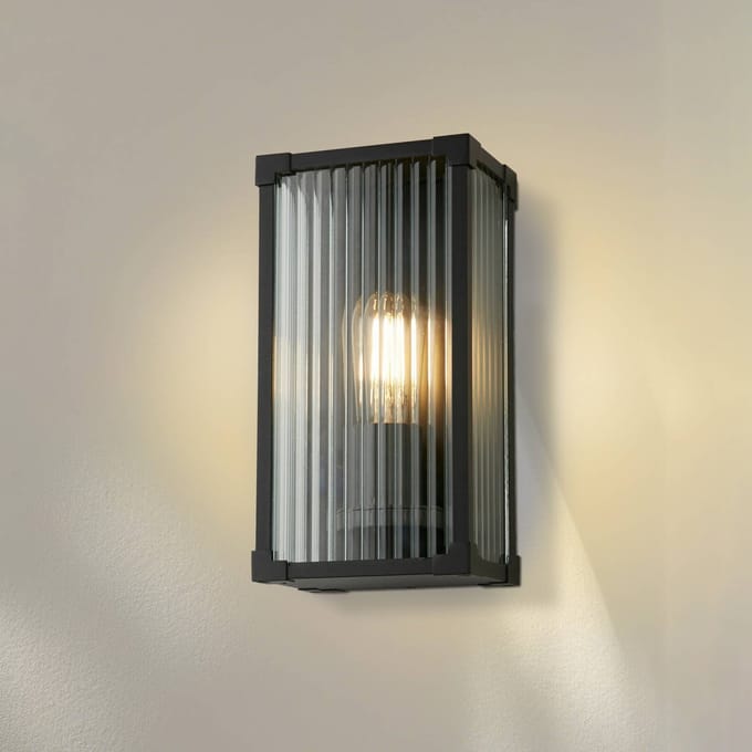 Searchlight Buitenwandlamp Cincinnati, zwart, breedte 16 cm, metaal