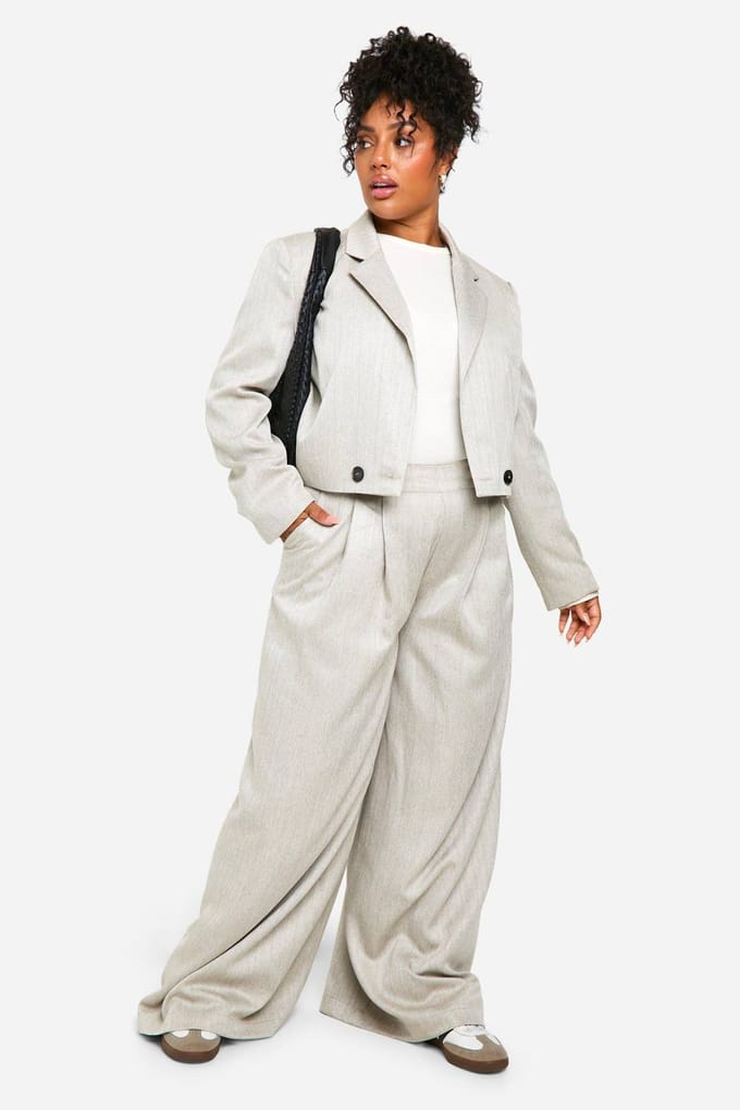 boohoo Dames Plus Getextureerde Plooiboek Voorkant Extreme Wijde Pijpbroek | Grey | Maat: 20