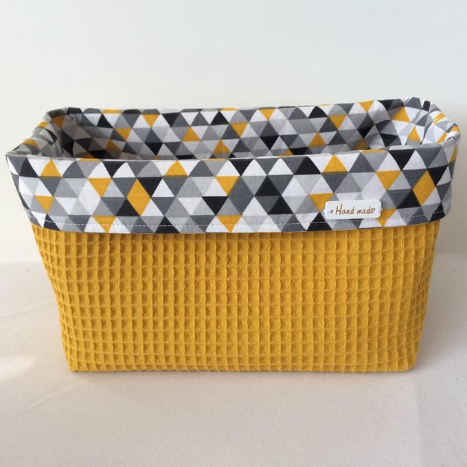 Commodemandje okergeel driehoekjes