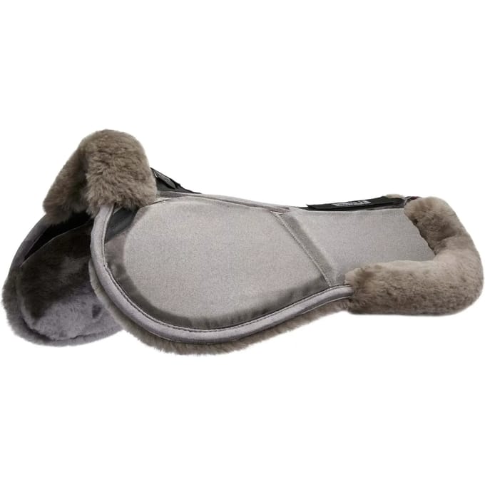 Zadelonderlegger voor springpaarden van lamswool Stübben Streamline