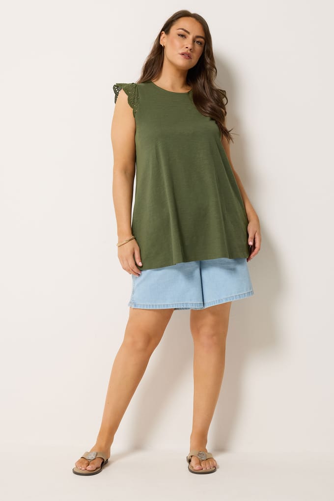 Yours Khakigroene Broderie Top Met Ruches Size 42